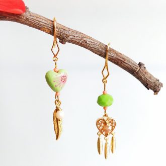 Aretes Corazón de Plumas
